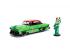 DC Comics: Méregcsók figura és 1953 Chevy Bel Air fém autómodell 1/24 - Simba Toys