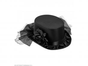 Cilinder rózsával és tüllel