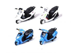 Robogó modell 1/32 több változatban