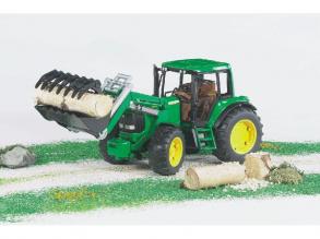 John Deere 6920 homlokrakodóval - Bruder