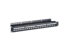 Legrand 632850 Linkeo C 19"/1U üres patch panel 24 db Keystone jack fogadására, fém kábeltartóval
