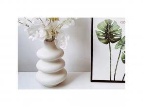 Elegáns krémszínű kerámia váza, 8 x 8 x 20 cm | 100% kiváló minőségű kerámia | Tökéletes lakberendezéshez és virágdíszekhez