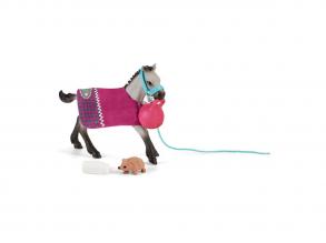 Schleich 42534 Játék a Quarter horse csikóval