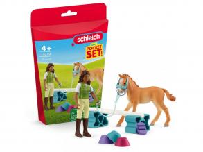 Schleich: Sarah lókiképző készlete Tennessee Walker csikóval játékszett (42756)