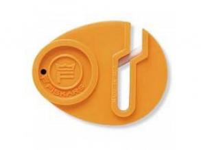 Fiskars ESSENTIAL ollóélező, kicsi 9854