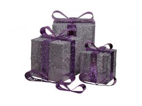 Doboz alakú /1db 20cm, 1db 25cm, 1db 30cm/ ezüst-lila fémdoboz műanyag masnival dekor szett