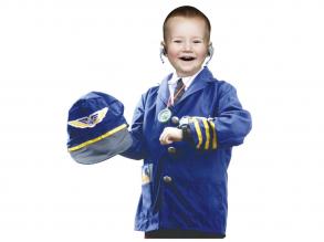 Pilóta jelmez: kabát, nyakkendő, sapka, mikrofon, óra, iránytű, lista