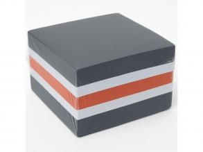 Jegyzettömb fekete-fehér-narancssárga színben 8,5x8,5x4cm