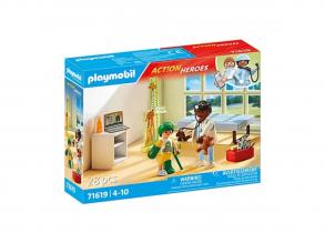 Playmobil 71619 Gyermekorvos mackóval