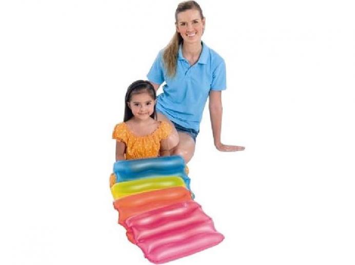 Felfújható matrac, vízi játékok